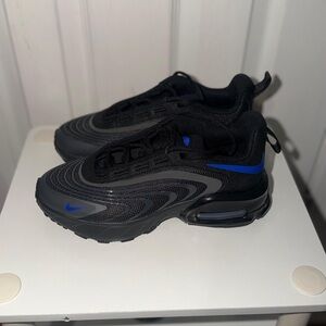 Nike Black and Blue Air Max Shoes (SIZE 4Y)